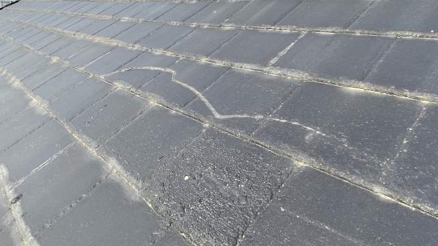 外壁のひび割れの写真